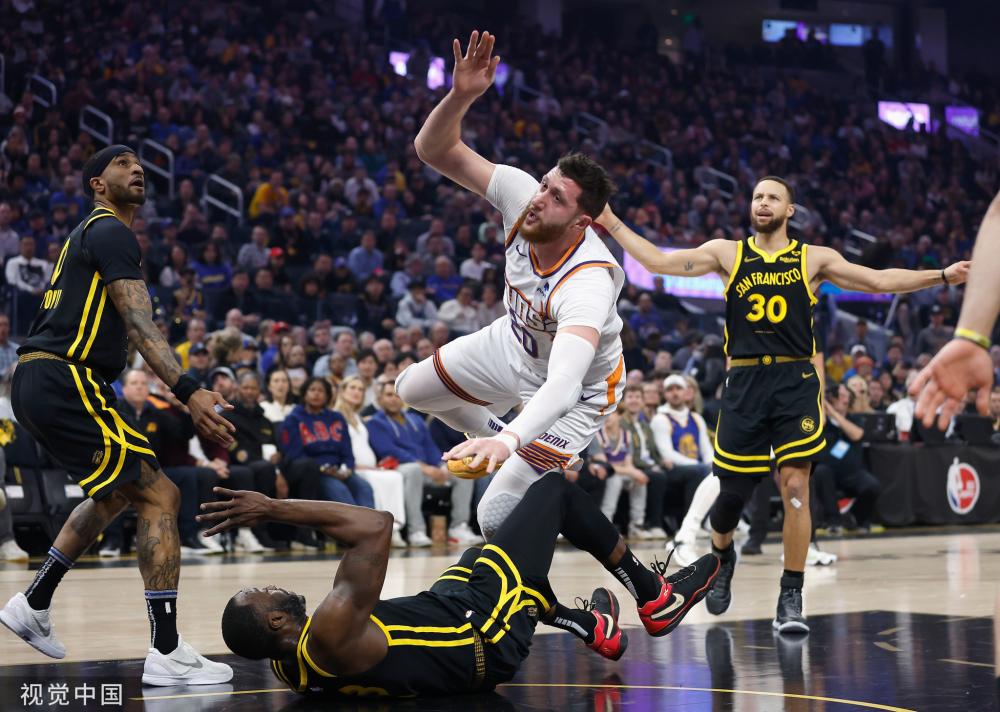 球队拉开了 球队拉开了