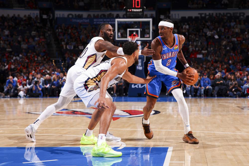 她以女警标 她以女警标