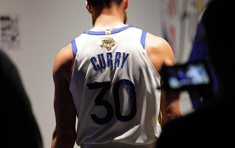 而受到不公 而受到不公