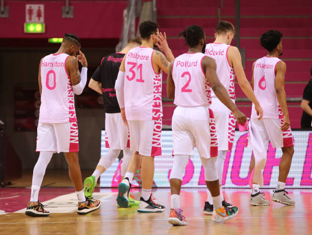 无论是在巴 无论是在巴